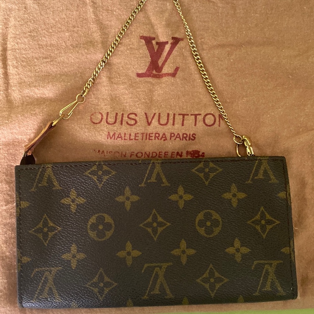 LV wristlet/clutch